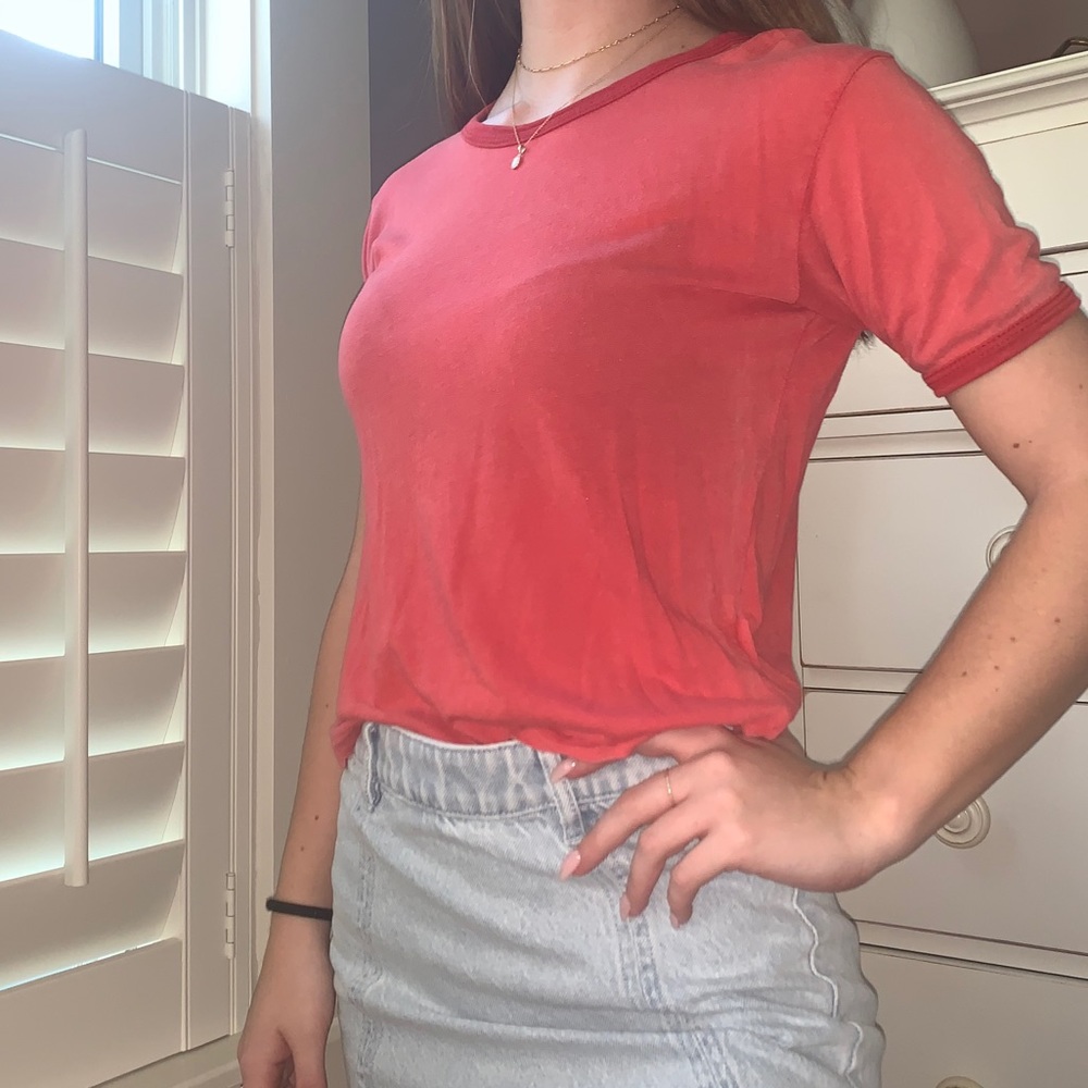 light red fitted t-shirt
